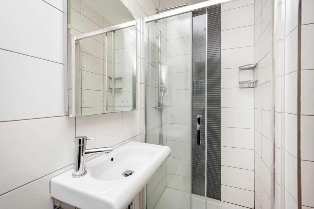 Charming Chelsea Studio Your Cozy Urban Retreat London Bagian luar foto