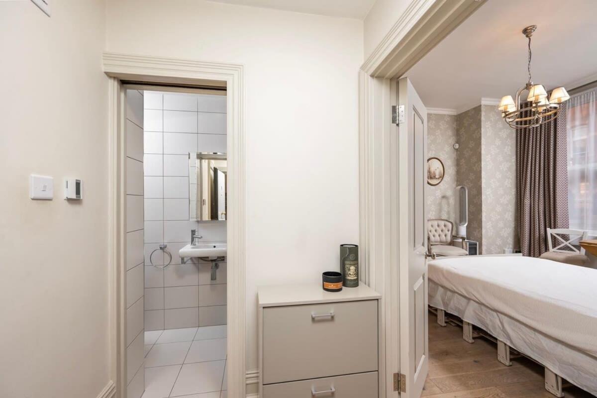 Charming Chelsea Studio Your Cozy Urban Retreat London Bagian luar foto
