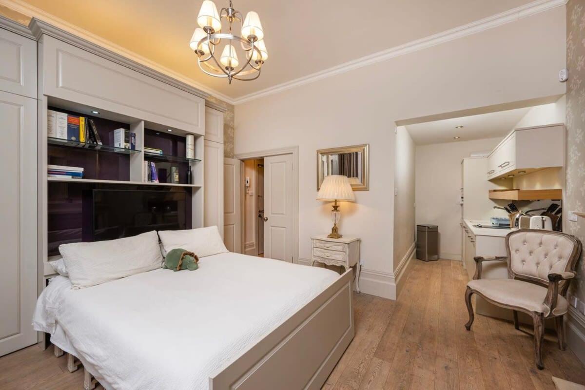 Charming Chelsea Studio Your Cozy Urban Retreat London Bagian luar foto